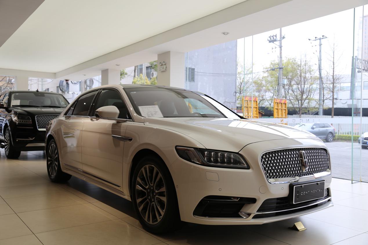 三十向调节座椅技惊四座,买林肯大陆要比凯迪