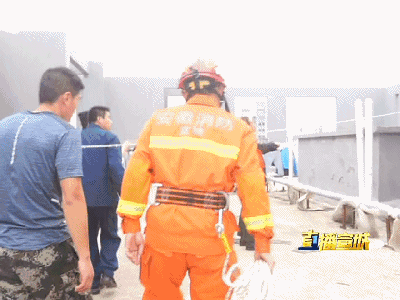 郎溪民警箭步飞身救人!18楼楼顶,他为你拼过命! 888国际真人娱乐