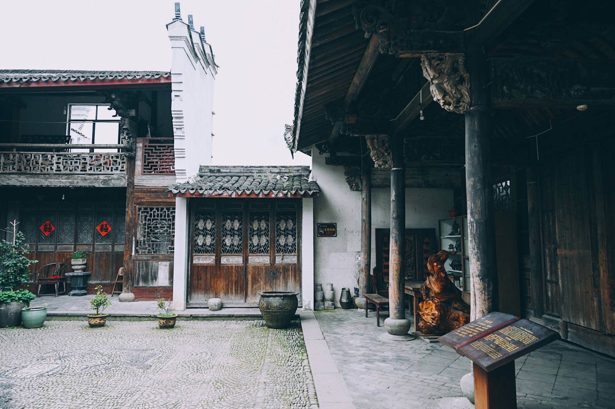 原创             宁波前童古镇有一座豪宅，因遍布木雕被誉“江南第一雕花大楼”