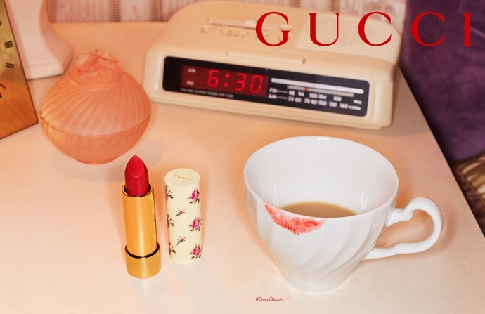 你觉得Gucci的口红广告“丑”？那就正中品牌下怀！