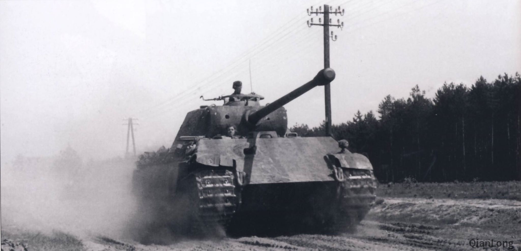 奔向华沙的德军"黑豹"中型坦克任务:镇压华沙起义