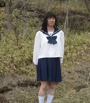 女宿舍晾晒的内衣_女宿舍阳台晾晒的内衣(2)