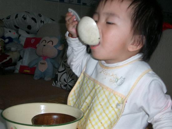 警示家長：孩子2歲前，三種輔食要少碰