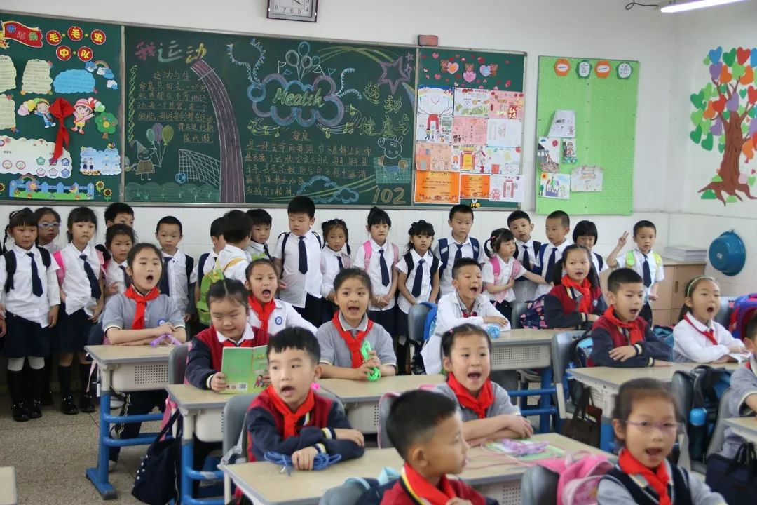 小朋友们上学校 fb0dc52fdd144587ab5e0f4b6b202272.jpeg