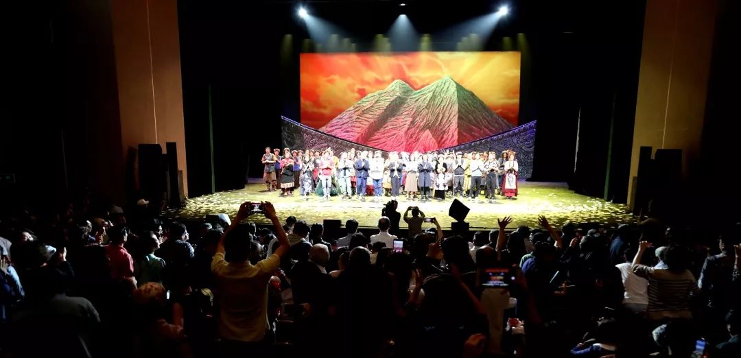 史诗级震撼音乐现场版 07369cab38a24391b3b34231686fa1dc.jpeg