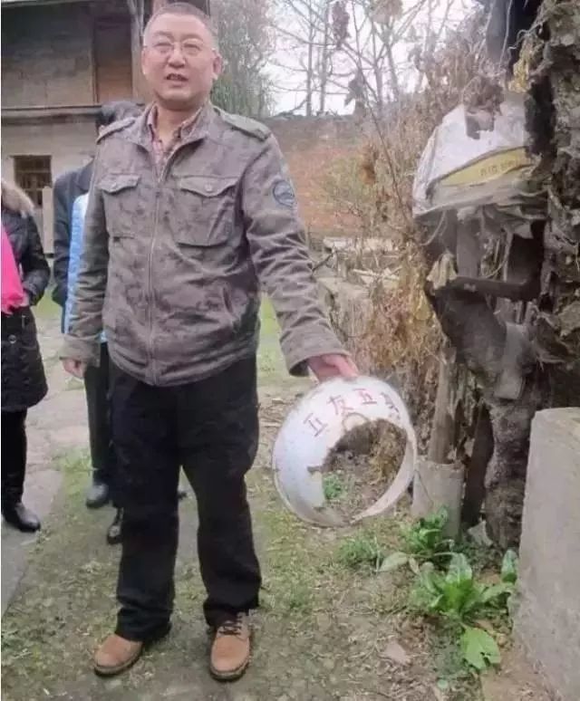 辞职市长获省里表彰！如果你知道他做的事，你一定会肃然起敬