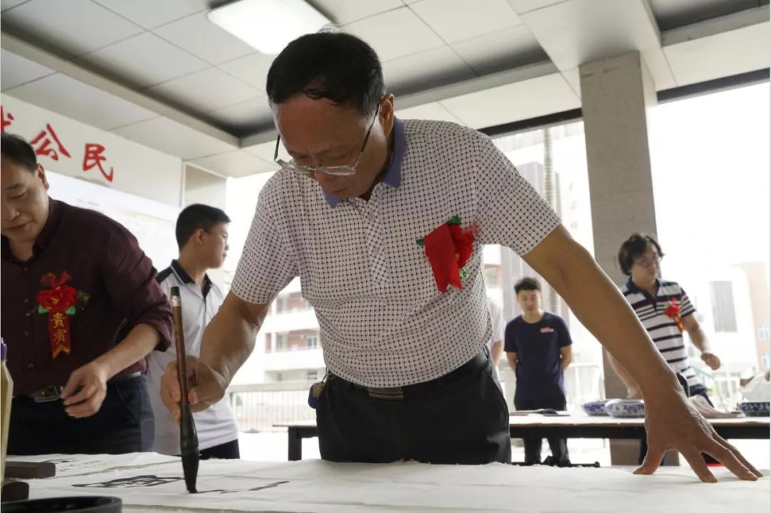 市书法家协会秘书长彭新国,泉州市书法家协会副秘书长赖寿华等一行