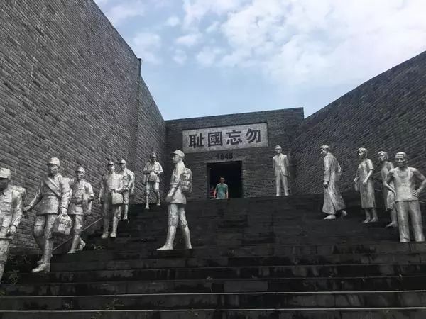 辞职市长获省里表彰！如果你知道他做的事，你一定会肃然起敬