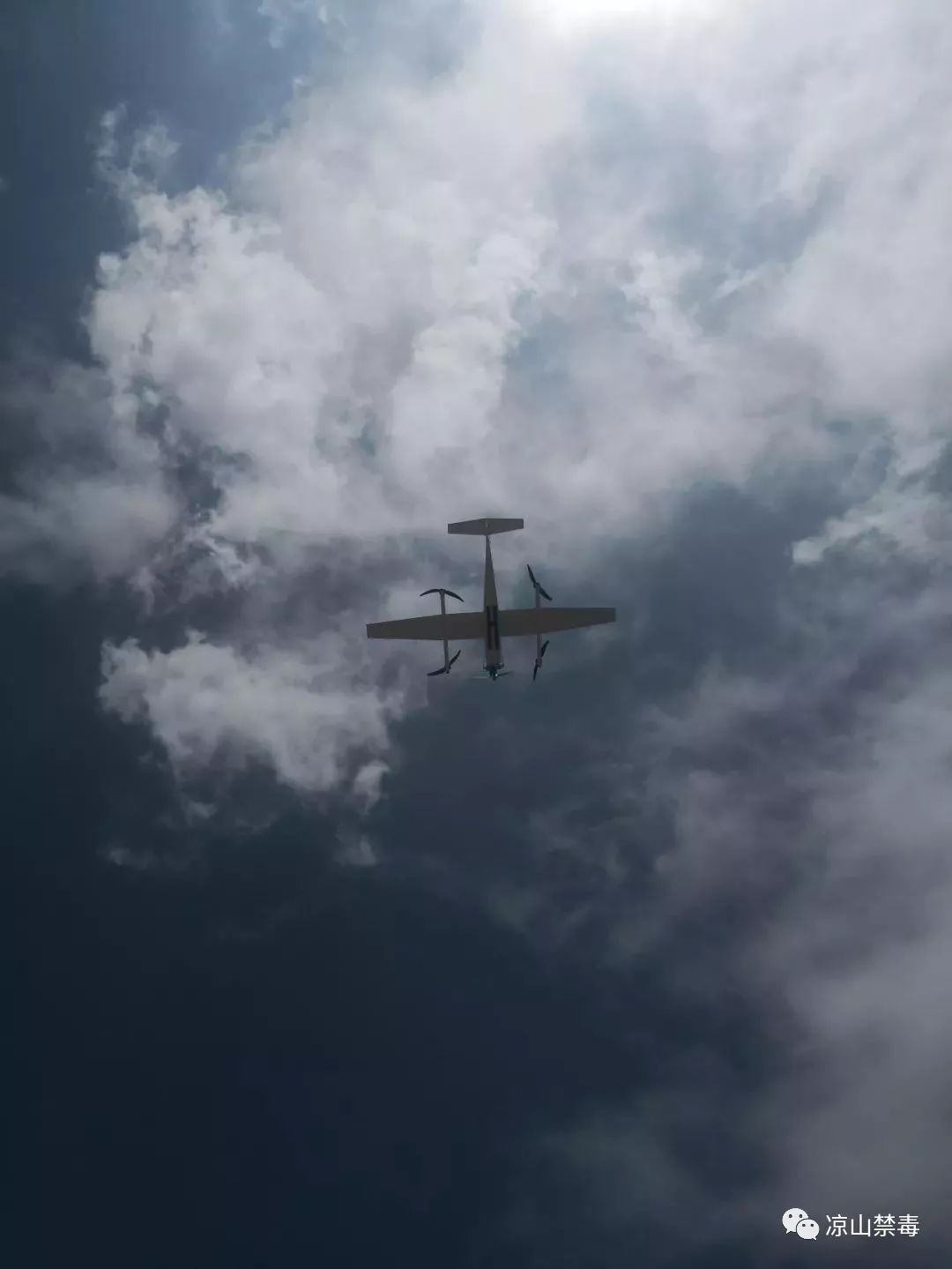 响什么上空成语_成语故事简笔画(2)