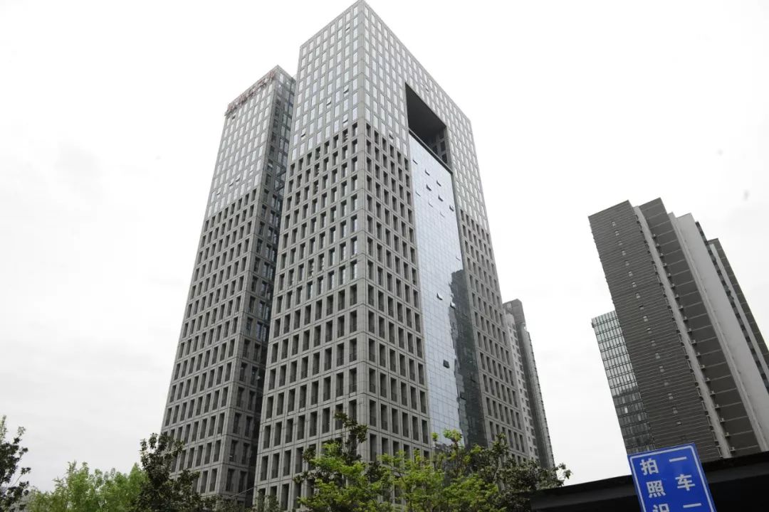 西安首个建筑物外立面高标准清洗工程将在曲江新区启动_文化大厦