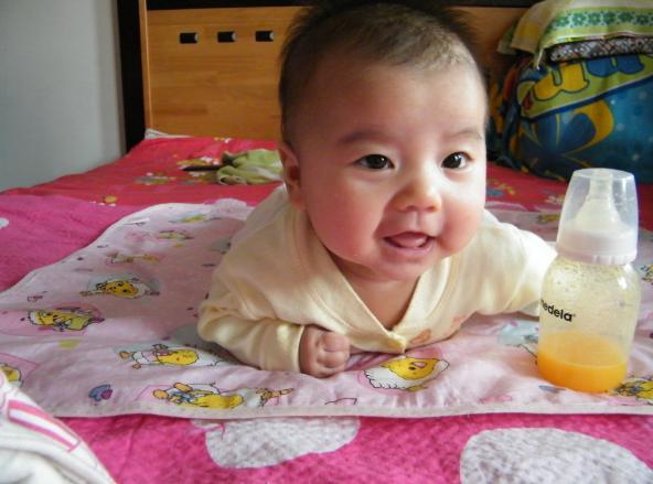                     天热了，要给孩子多喝水？停！这3种“水”，一口也别给娃喝！