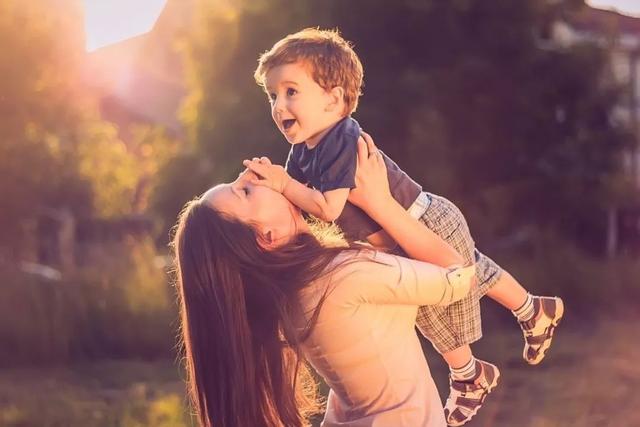 带娃那么苦，我为什么却感谢婆婆不帮我带孩子？