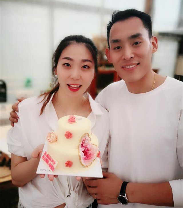 原创女排前国手杨珺菁30岁生日,婚礼刚过一个月,幸福快乐