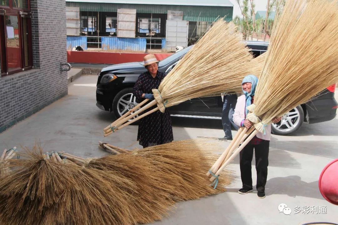 【脱贫攻坚进行时】芨芨草扫帚成"指定品牌"