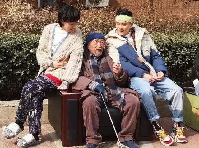 任素汐与已婚男恋情曝光同喝一杯奶茶亲密无间两人多次演情侣