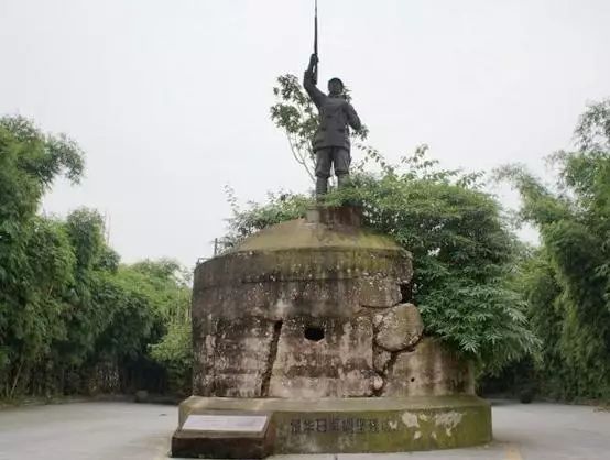 辞职市长获省里表彰！如果你知道他做的事，你一定会肃然起敬