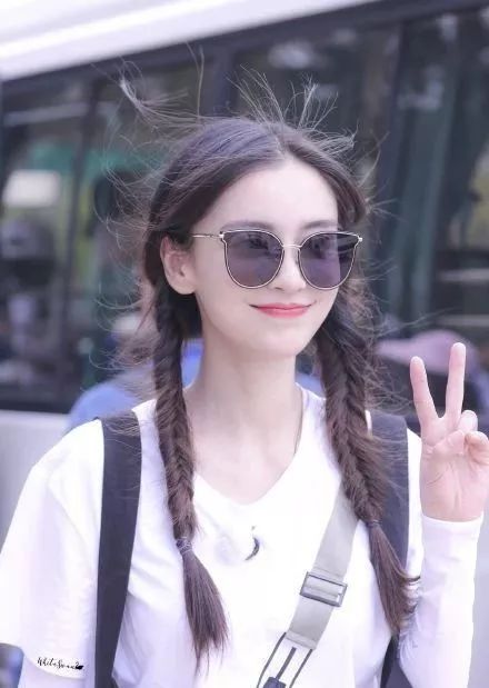 从大妈脸换头成翻版鹿晗,撩到小5岁鲜肉,可鼻子假体都要顶出来了… mg澳门电子网站