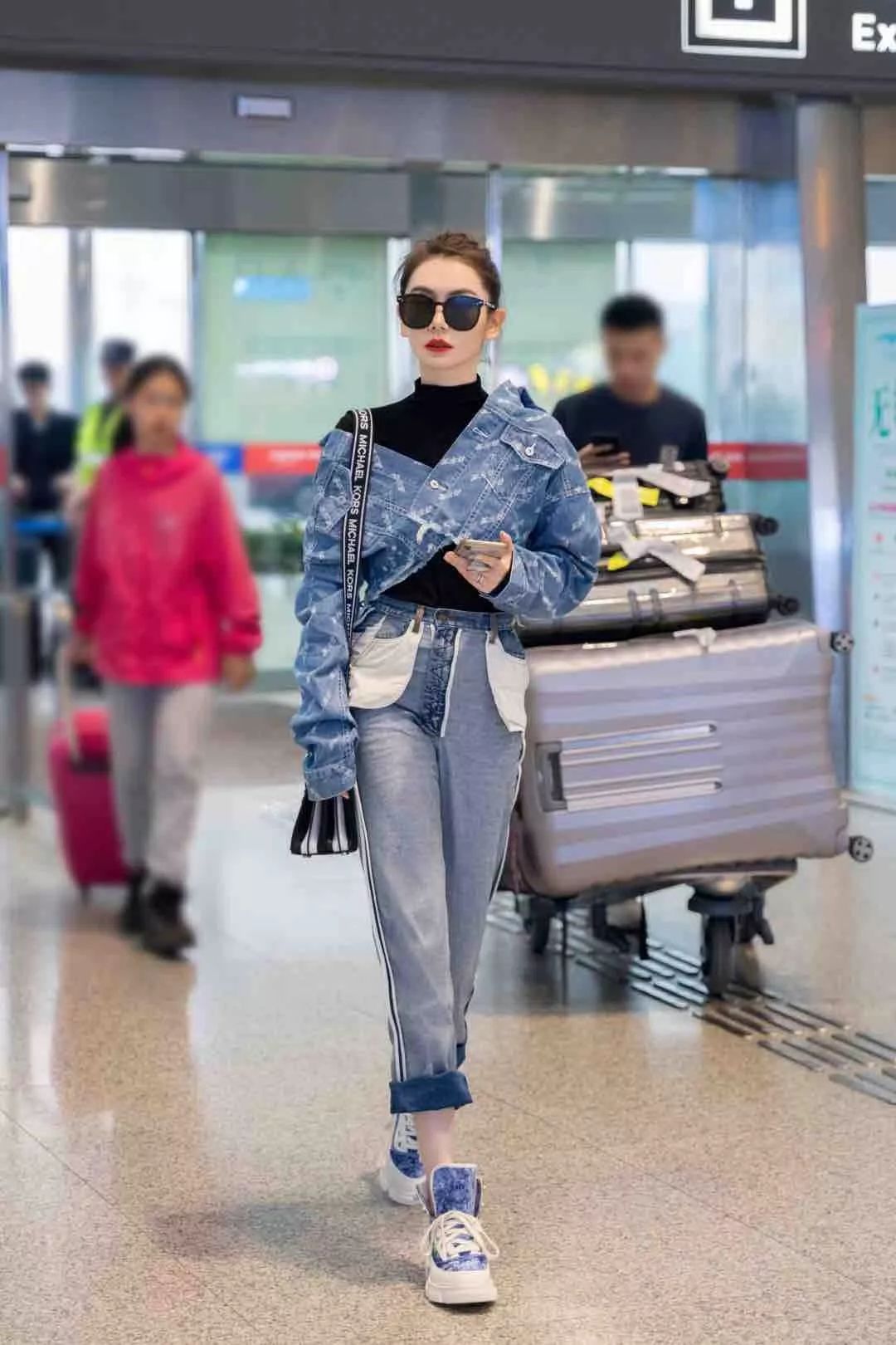周迅街拍穿搭图片_明星穿搭街拍_街拍美女穿搭/