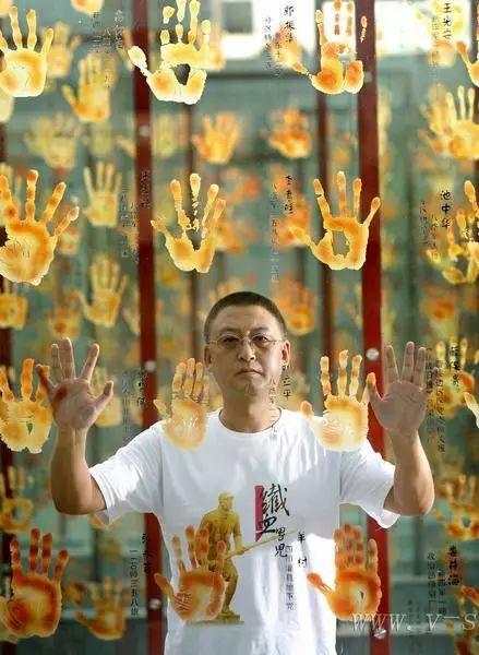 辞职市长获省里表彰！如果你知道他做的事，你一定会肃然起敬