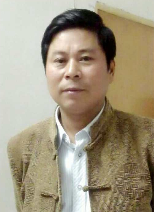 书法家陈飞悬纸悬笔书法创始人