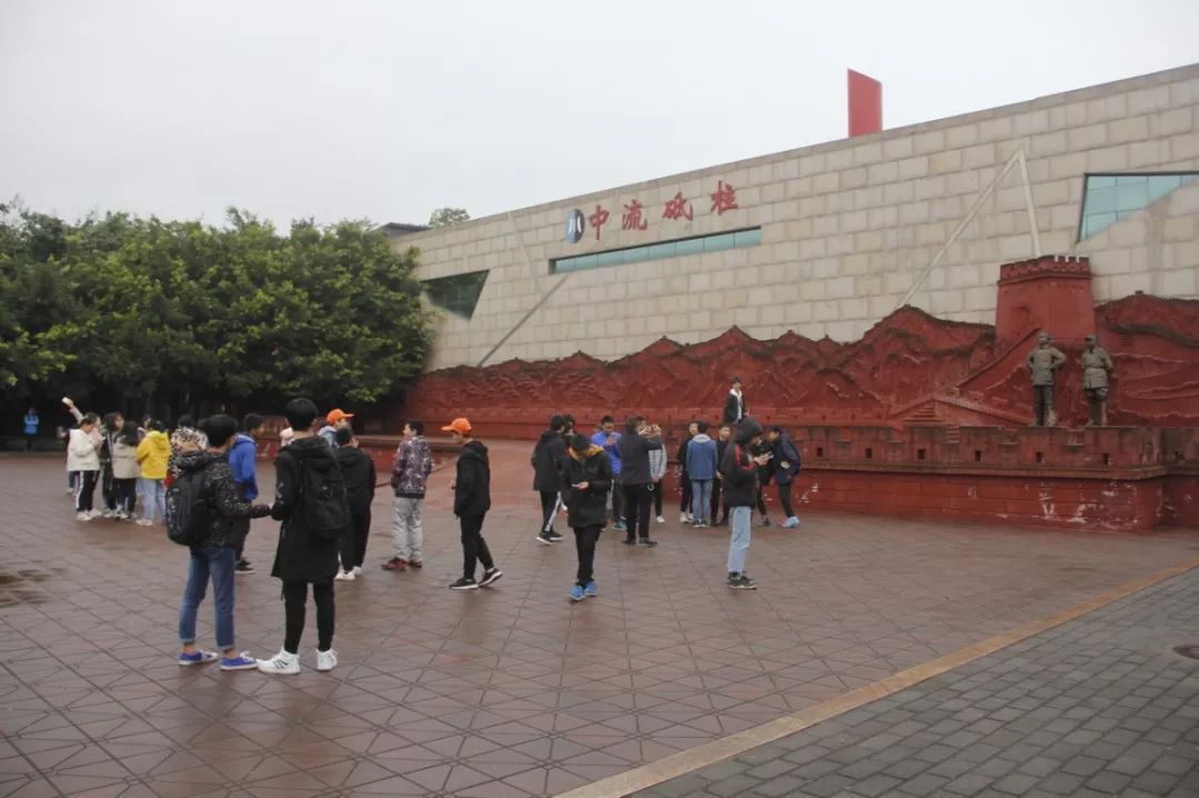 辞职市长获省里表彰！如果你知道他做的事，你一定会肃然起敬