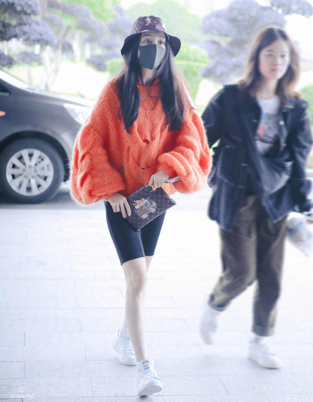 同款毛衣搭配短裤 f7acab3cc33d480a9ba2e8a1b69818fd.jpeg