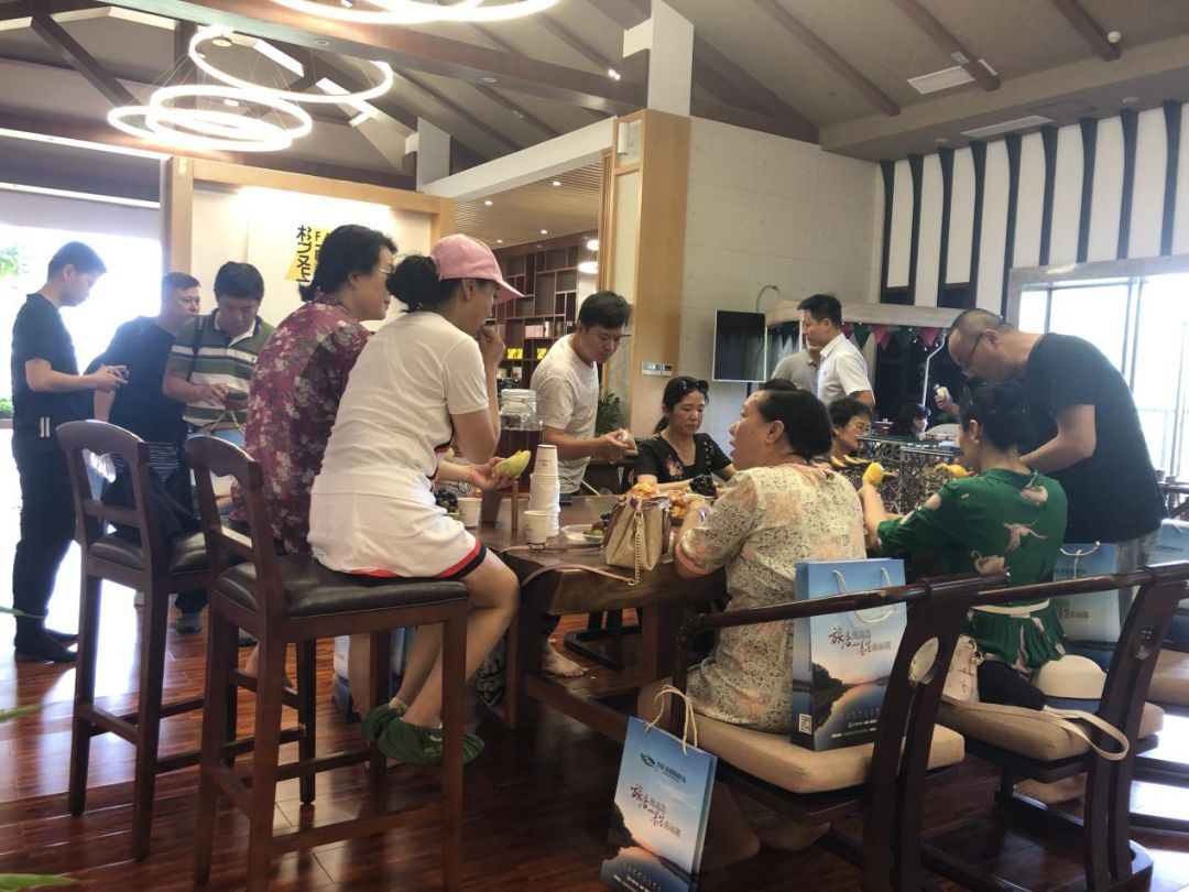 摄影比赛参赛条件 1e14ae2dba904538bd6132d58b00956a.jpeg