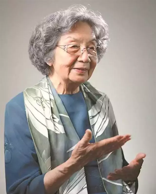 95岁再捐1711万元！她一生只做一件事：把中国古诗词带给全世界！ 