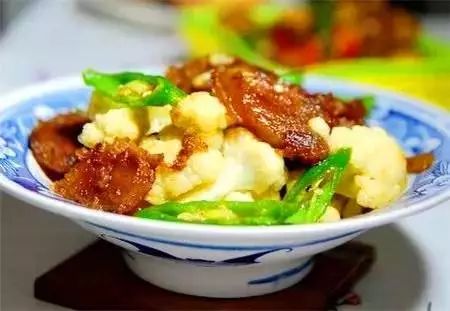 怎么炒花菜好吃材料简单 34641cc9afc640468718f480e8e0a932.jpeg