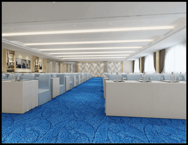 用鲜花,意境配合美酒,白色桌布营造出优雅的用餐氛围,一场惬意奢华的