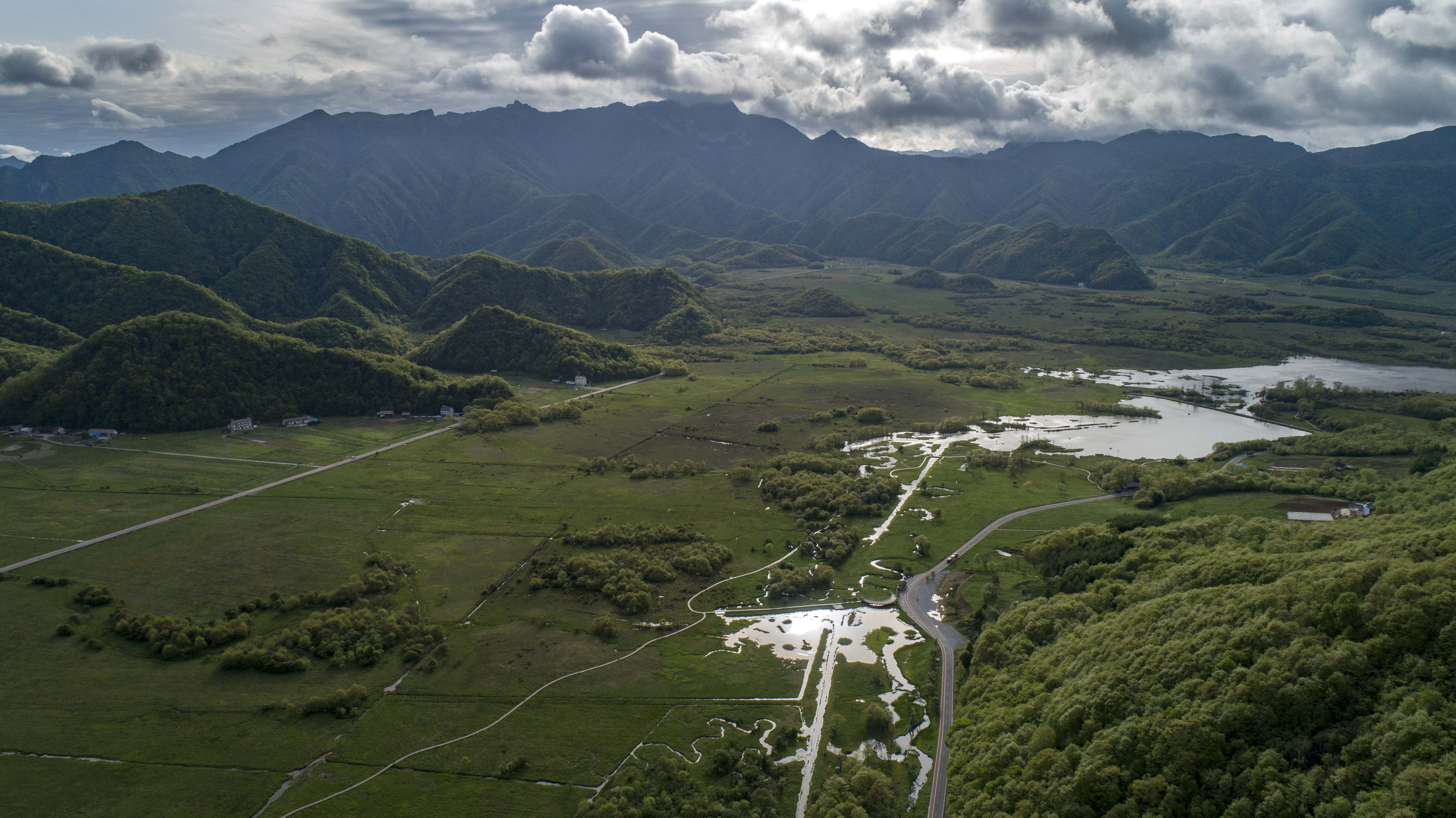 神农架大九湖高山湿地风光(5月16日无人机拍摄.