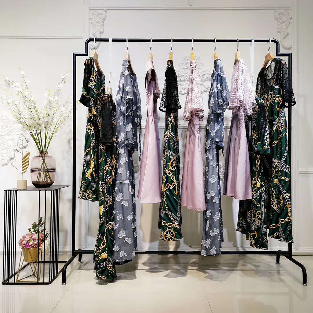 服饰店头像图片 4df4e9a434254163ad4578bf1506d7e8.jpeg