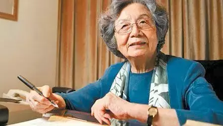 95歲再捐1711萬元！她一生只做一件事：把中國古詩詞帶給全世界！ 