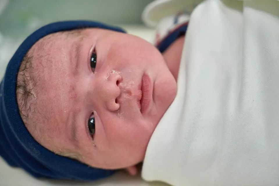                     育儿坑太多...宝宝的这12件事，生孩子前没人告诉你