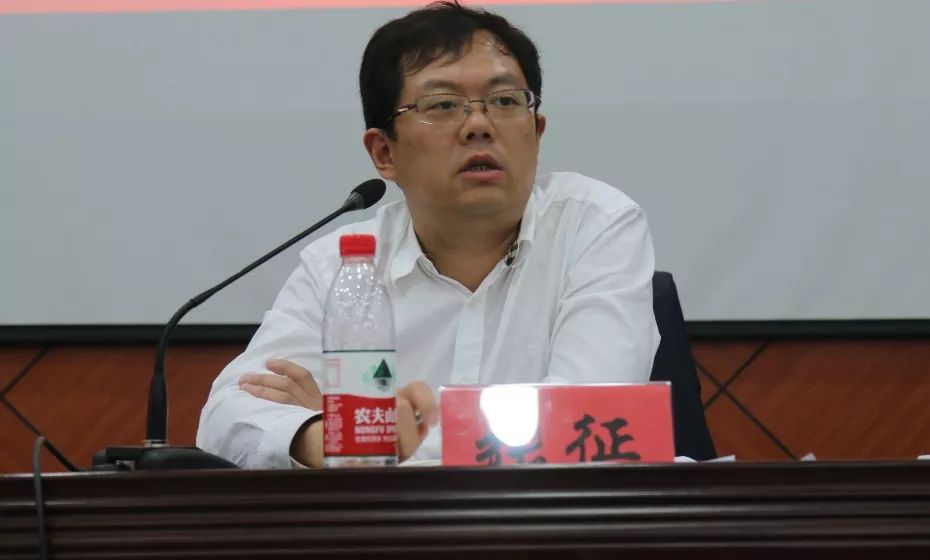 西渡街道党工委书记,人大工委主任张征就下一阶段工作提出"三个要求"