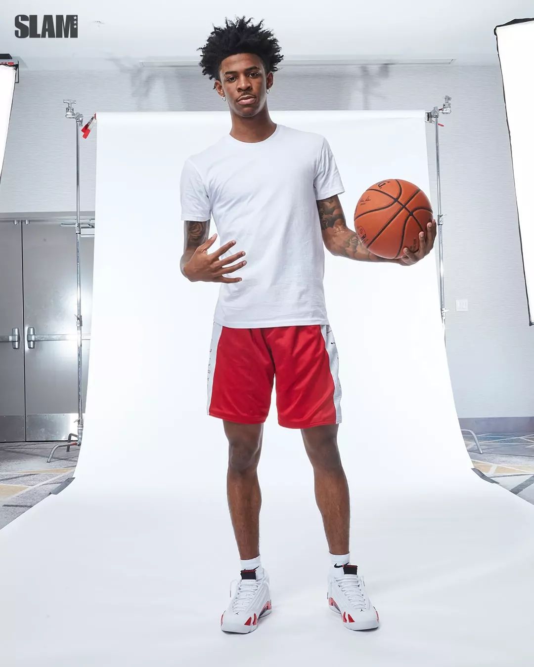 但是「浓眉」在请求 被交易的立场并没有改变 ja morant (贾·莫兰特)