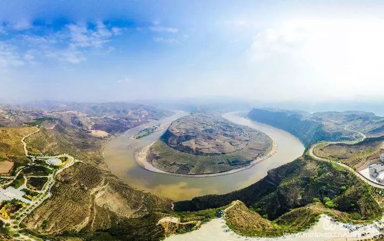 九曲黄河名在湾湾湾相连在晋陕大峡谷