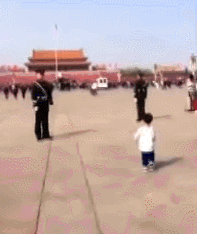 俄罗斯阅兵后的这一举动，让我们看到了不足！值得所有中国人学习！