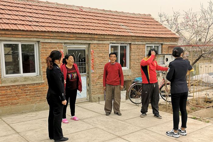 黄泥洼人口_黄泥洼镇消防员照片