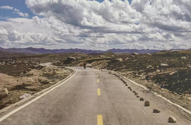 ����¡���ح����һ����ʱ�䴩��������ɳĮ