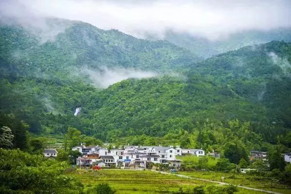 四季田园·农旅小镇位于武平县城厢镇环梁野山城乡一体协调发展试验区