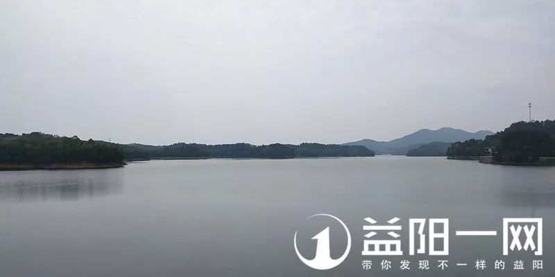 网友的指向为鱼形山水库库区某酒店.