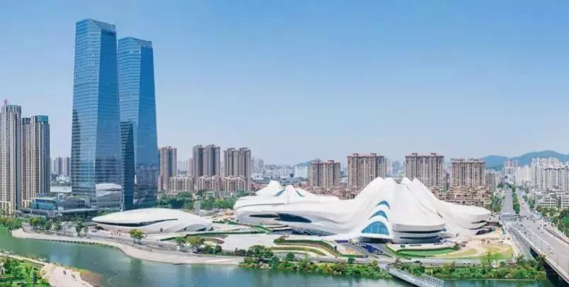 【行业视点】扎哈在中国的遗作终于完成,施工难度堪比鸟巢!_建筑