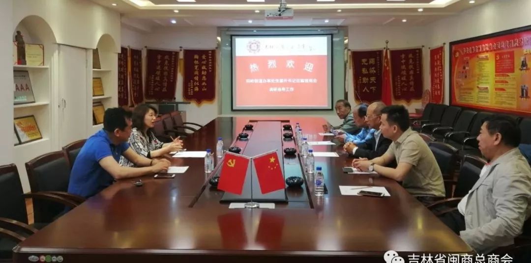 南岭街道gdp_夜晚街道图片