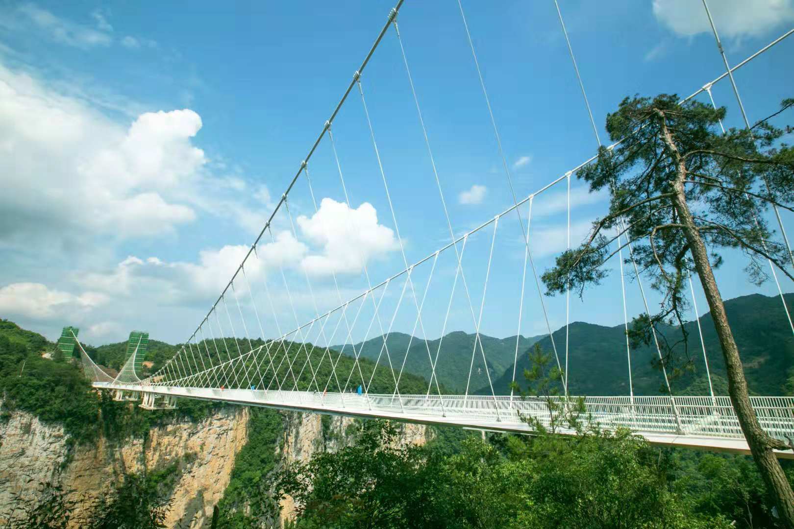 no3:张家界市区5a景区张家界天门山(玻璃栈道)