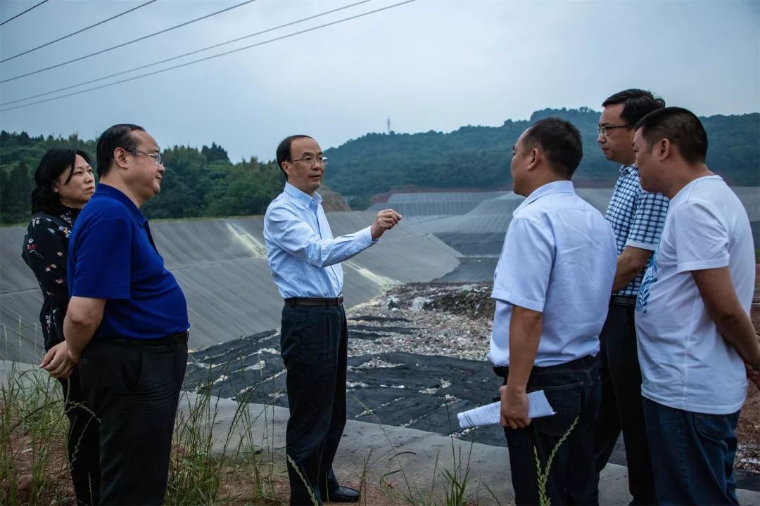 大足区长李步彬调研城市管理工作