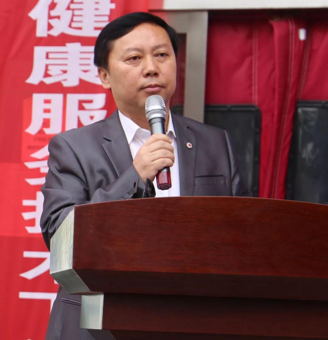 省妇女儿童医院)副院长王军,外联部部长刘伟,信阳市红十字会秘书长张