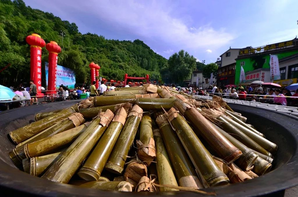 当美食节遇上竹,当原始的风味遇上厚重的竹文化,一场关于竹的饕鬄盛宴