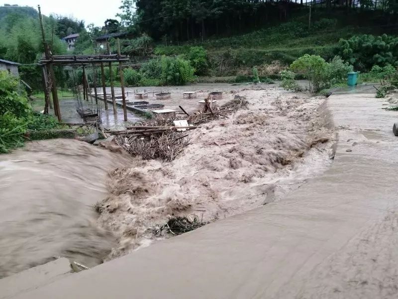 明溪县部分乡村道路被水淹没