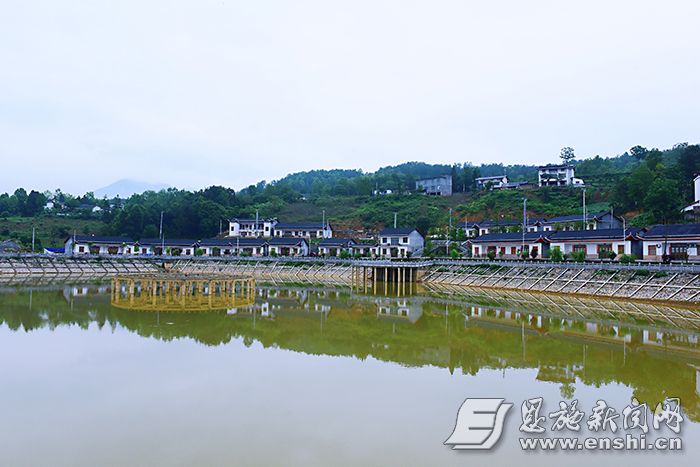 5月15日,这是拍摄的恩施市红土乡稻池村易地扶贫搬迁集中安置点.